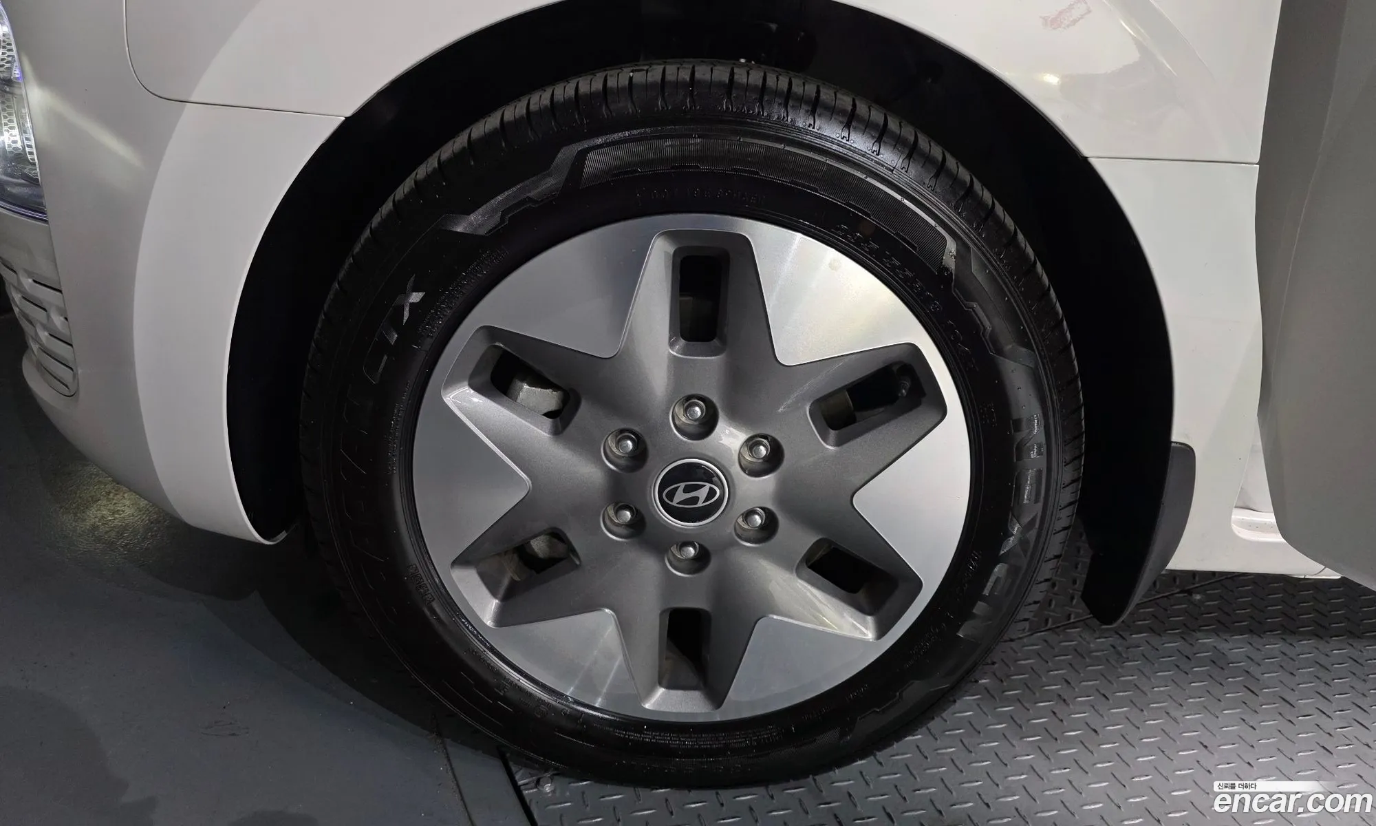 Hyundai Staria 2025 — 12
