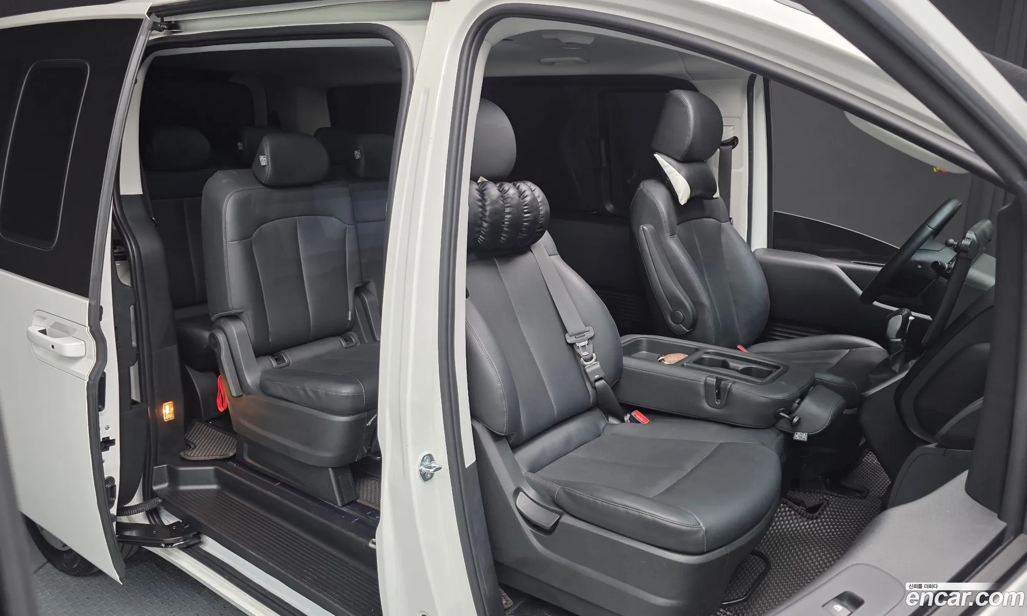 Hyundai Staria 2025 — 14