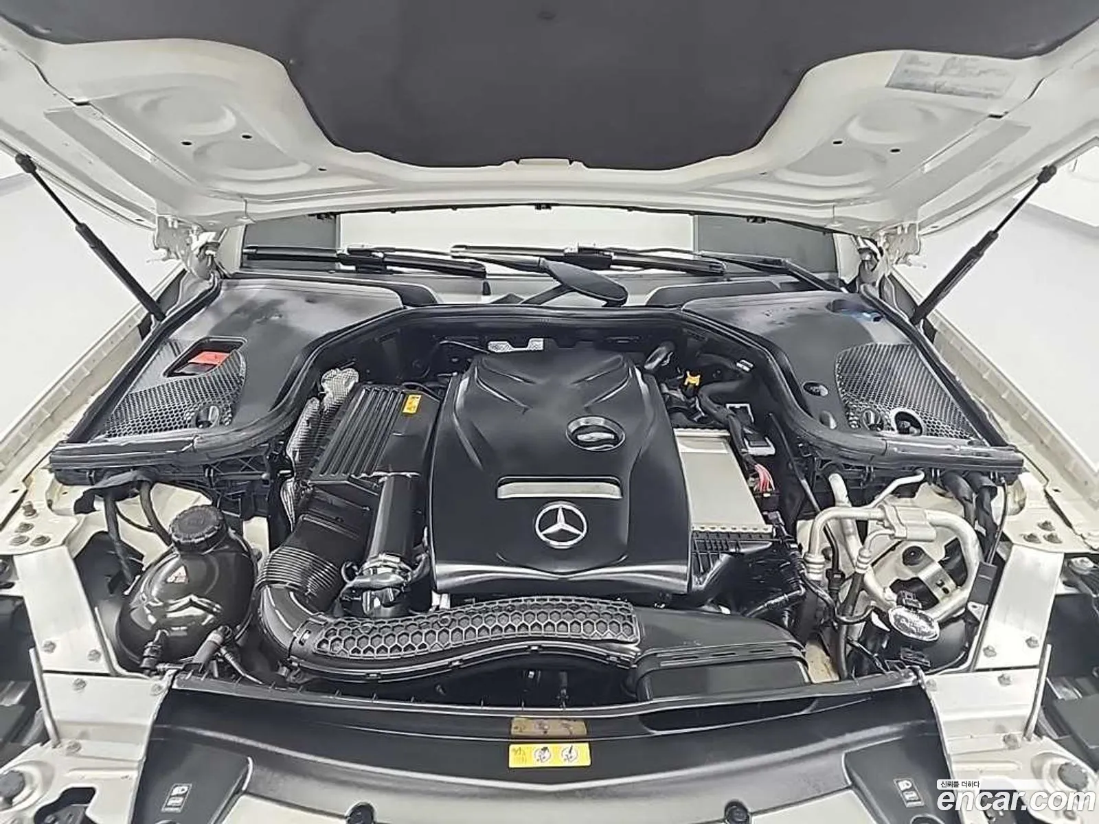 Mercedes-Benz E-Class W213 2020 — 19