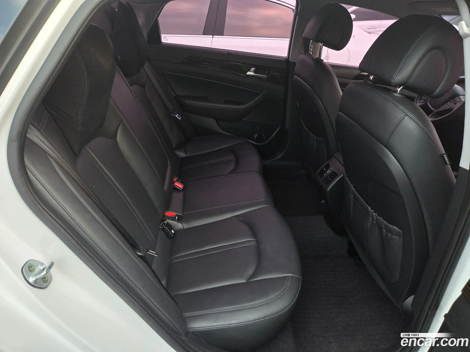 Hyundai LF Sonata 2015 — 12
