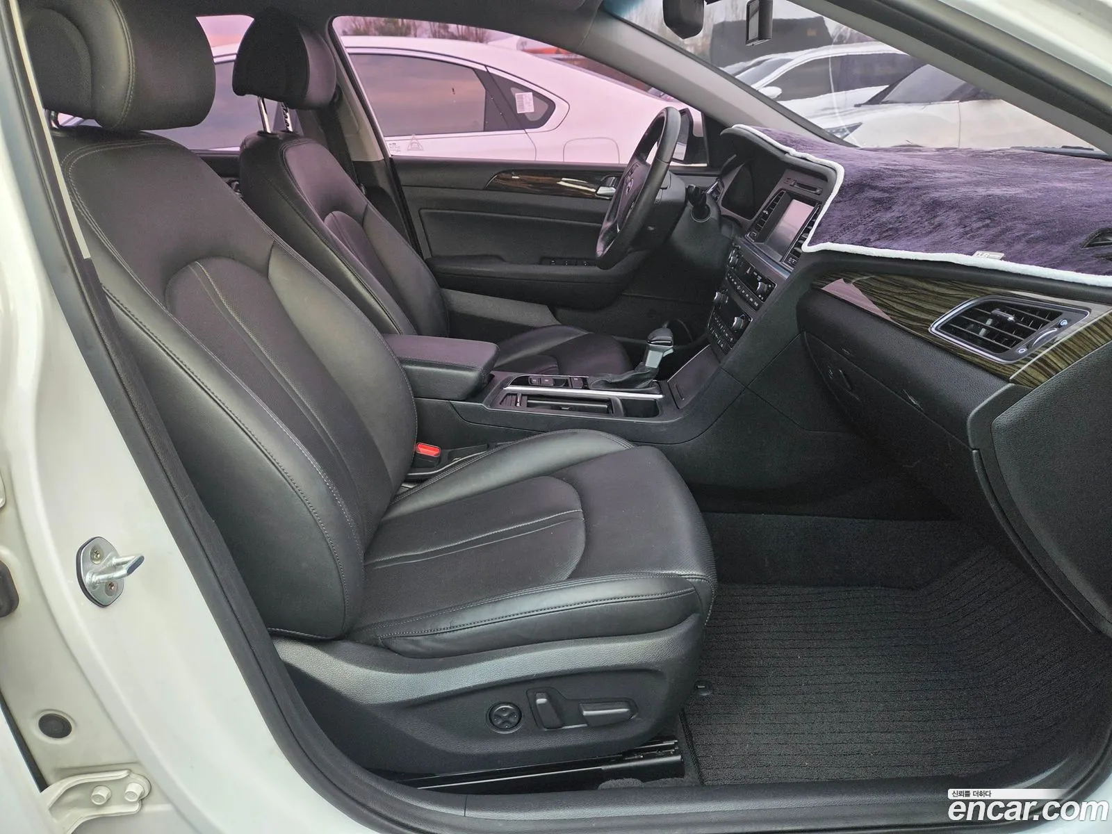 Hyundai LF Sonata 2015 — 18