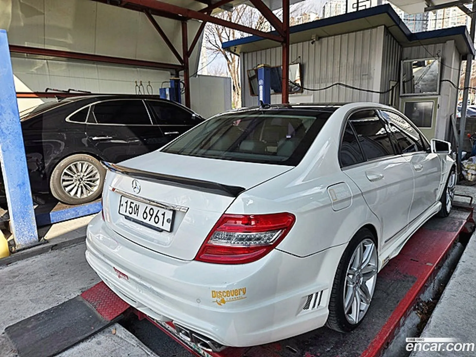 Mercedes-Benz C-Class W204 2010 — 18