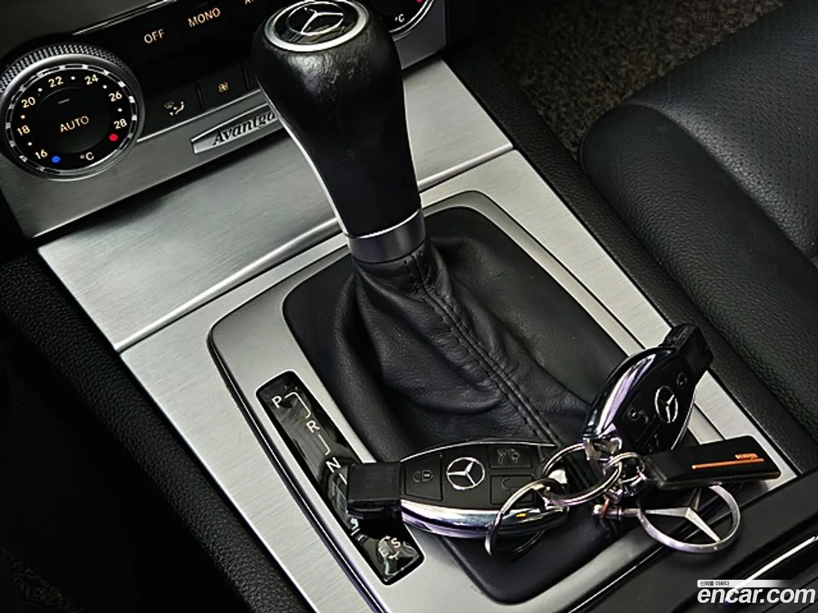 Mercedes-Benz C-Class W204 2010 — 14