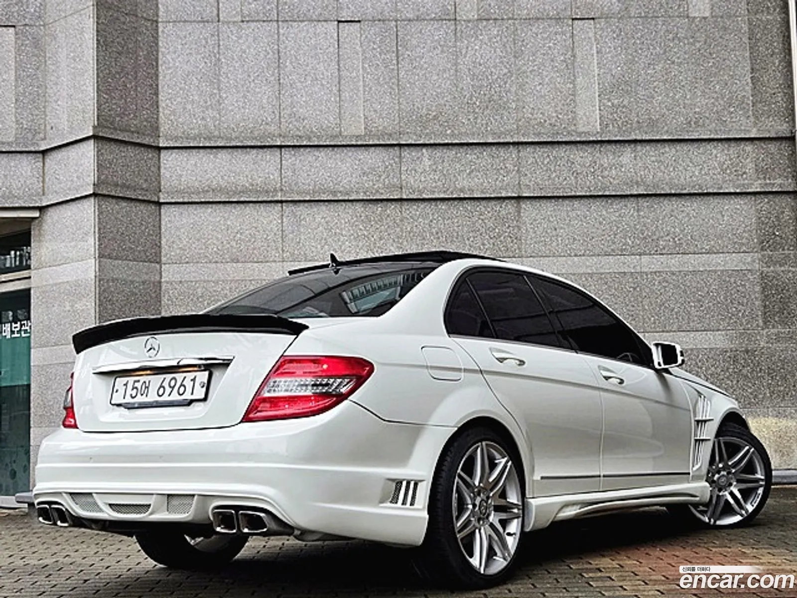 Mercedes-Benz C-Class W204 2010 — 16