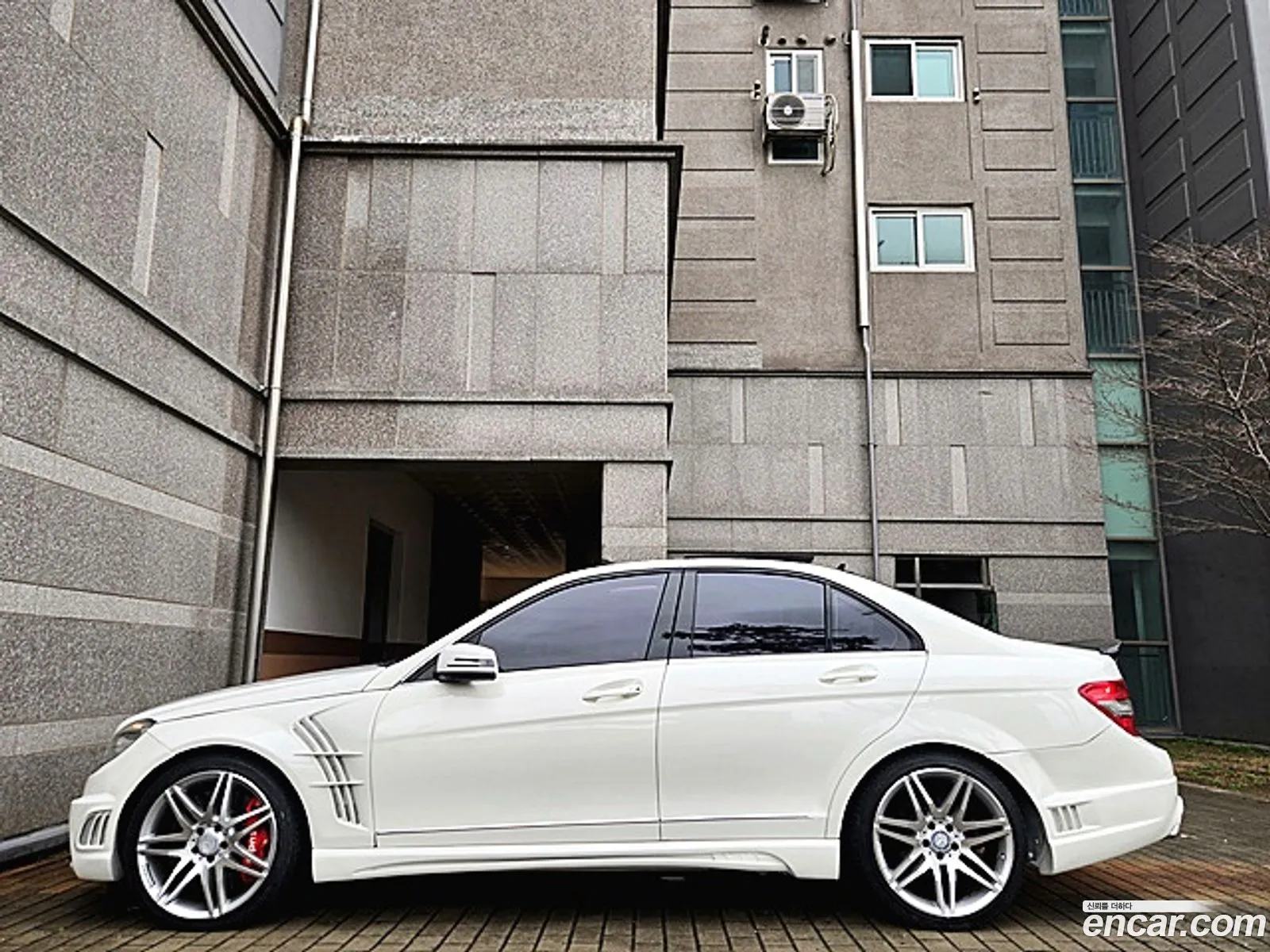 Mercedes-Benz C-Class W204 2010 — 19