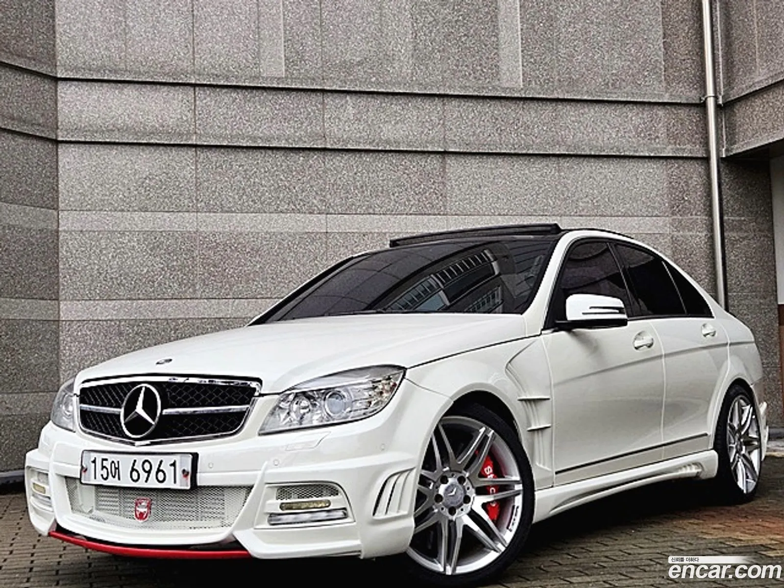 Mercedes-Benz C-Class W204 2010 — 17