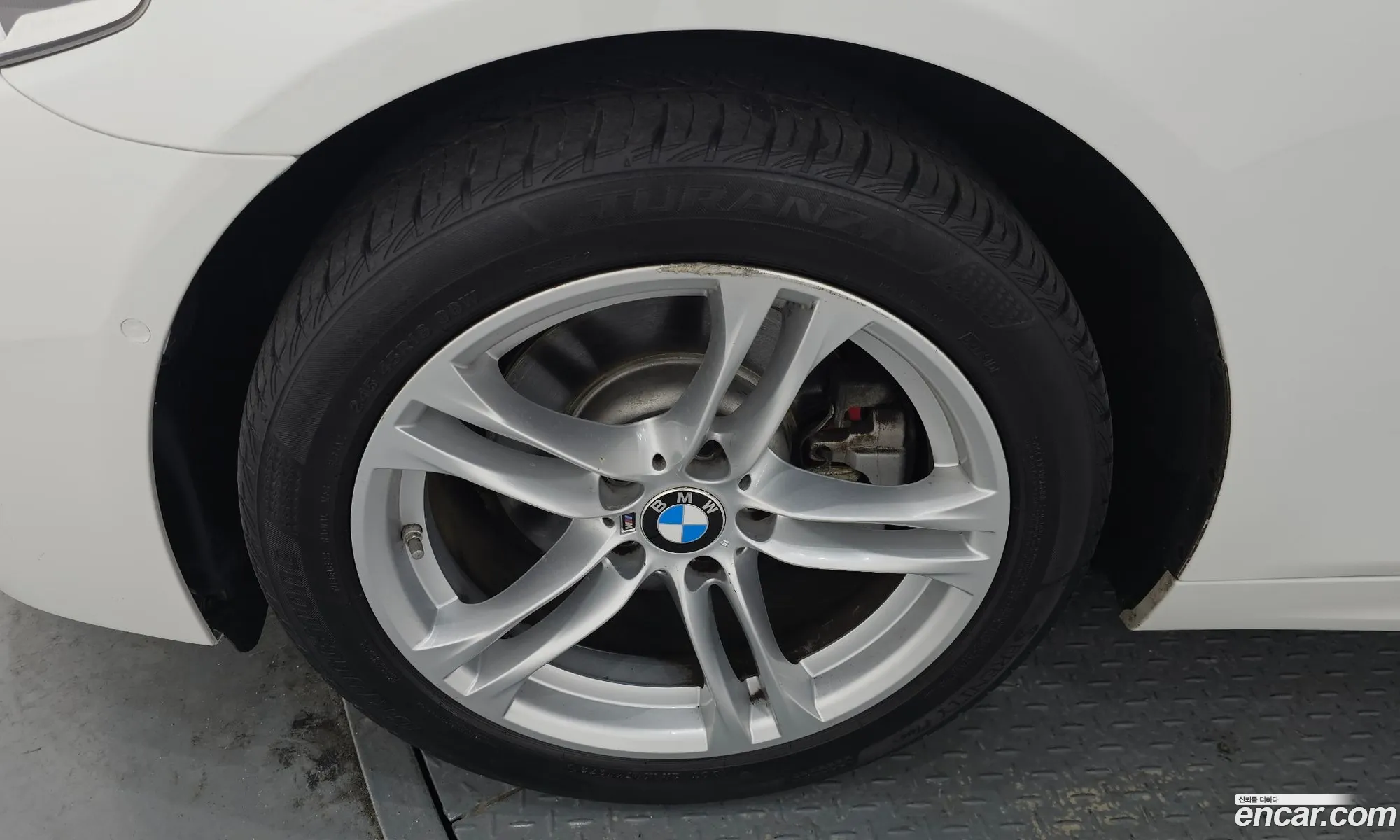 BMW 5 Series 2016 WBA5A7104GG298206 — 19