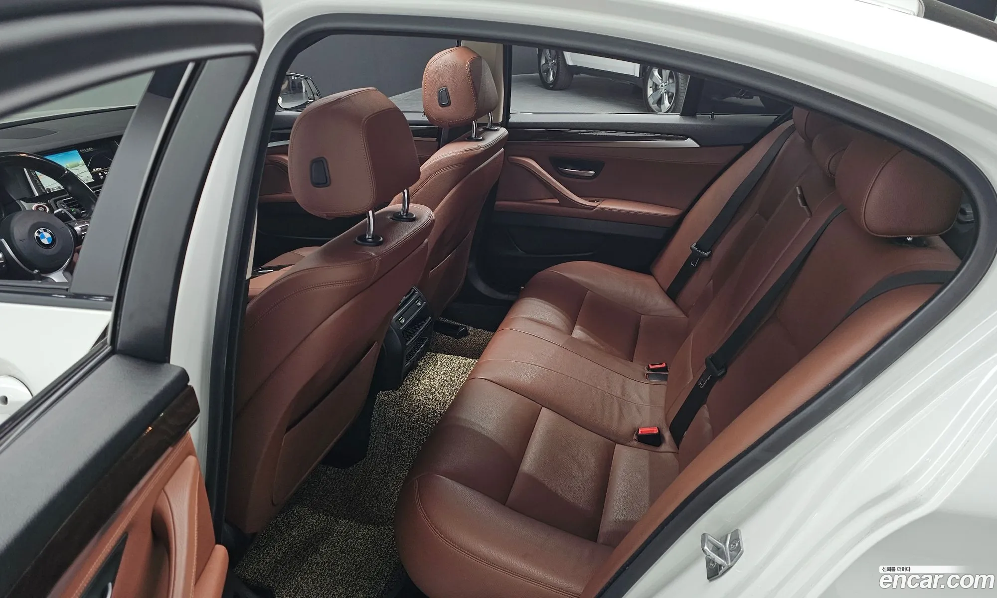 BMW 5 Series 2016 WBA5A7104GG298206 — 12