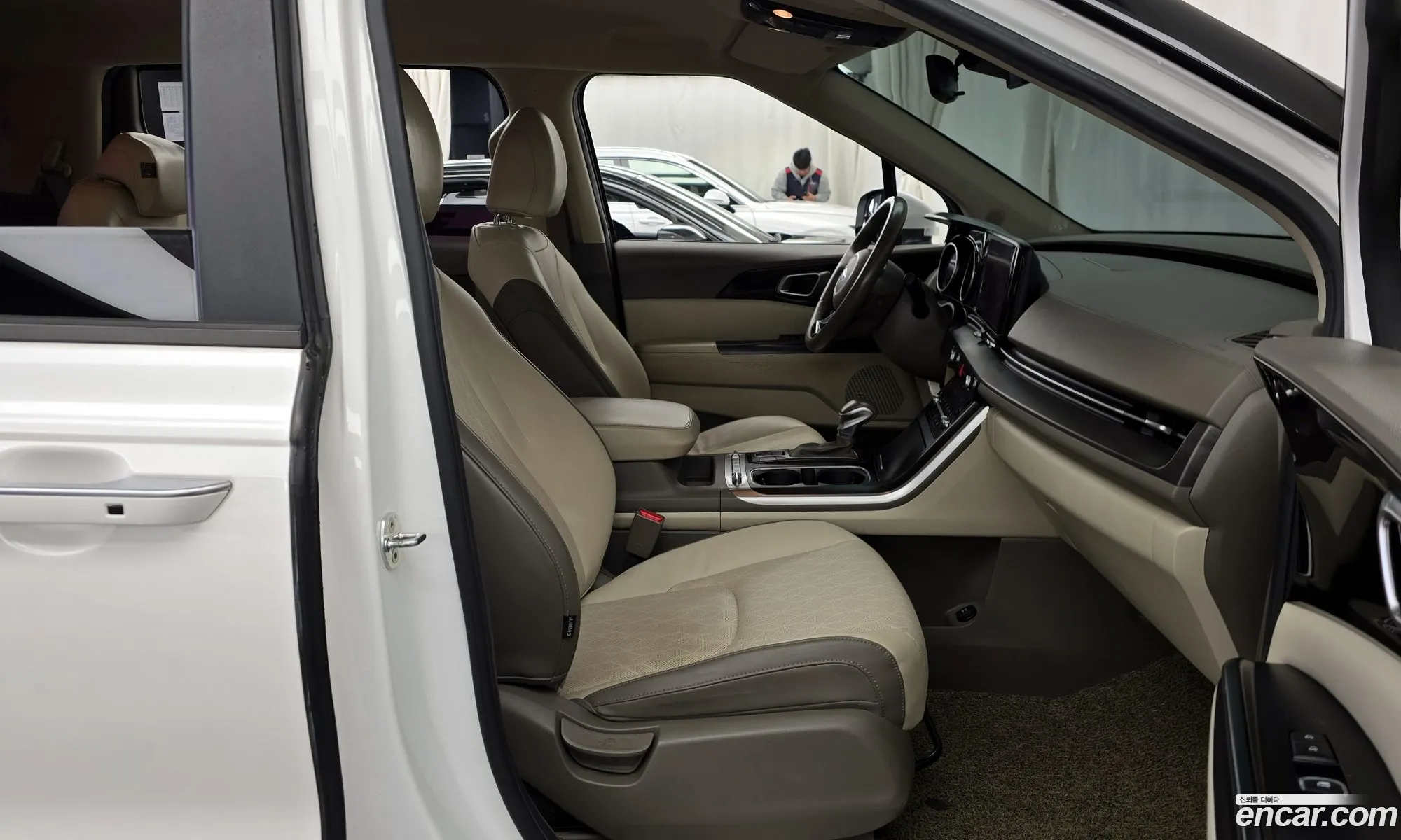Kia Carnival 2020 KNANB81BBMS008093 — 9