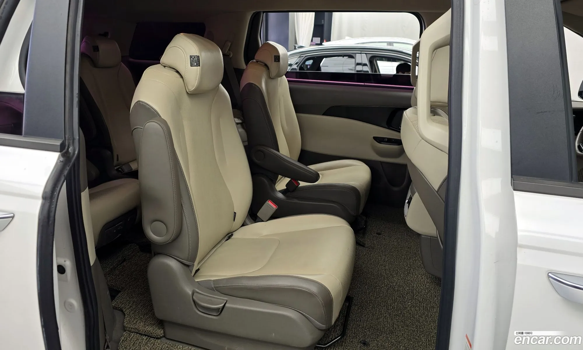 Kia Carnival 2020 KNANB81BBMS008093 — 15