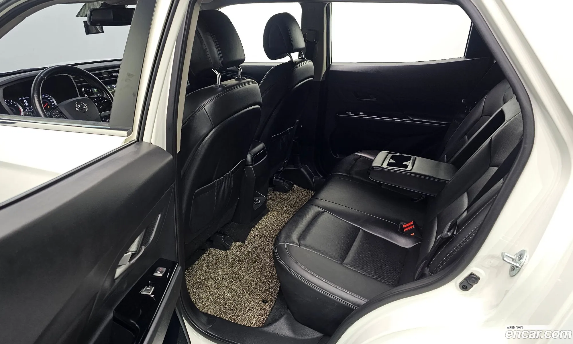 KG Mobility (SsangYong) Beautiful Korando 2020 — 12