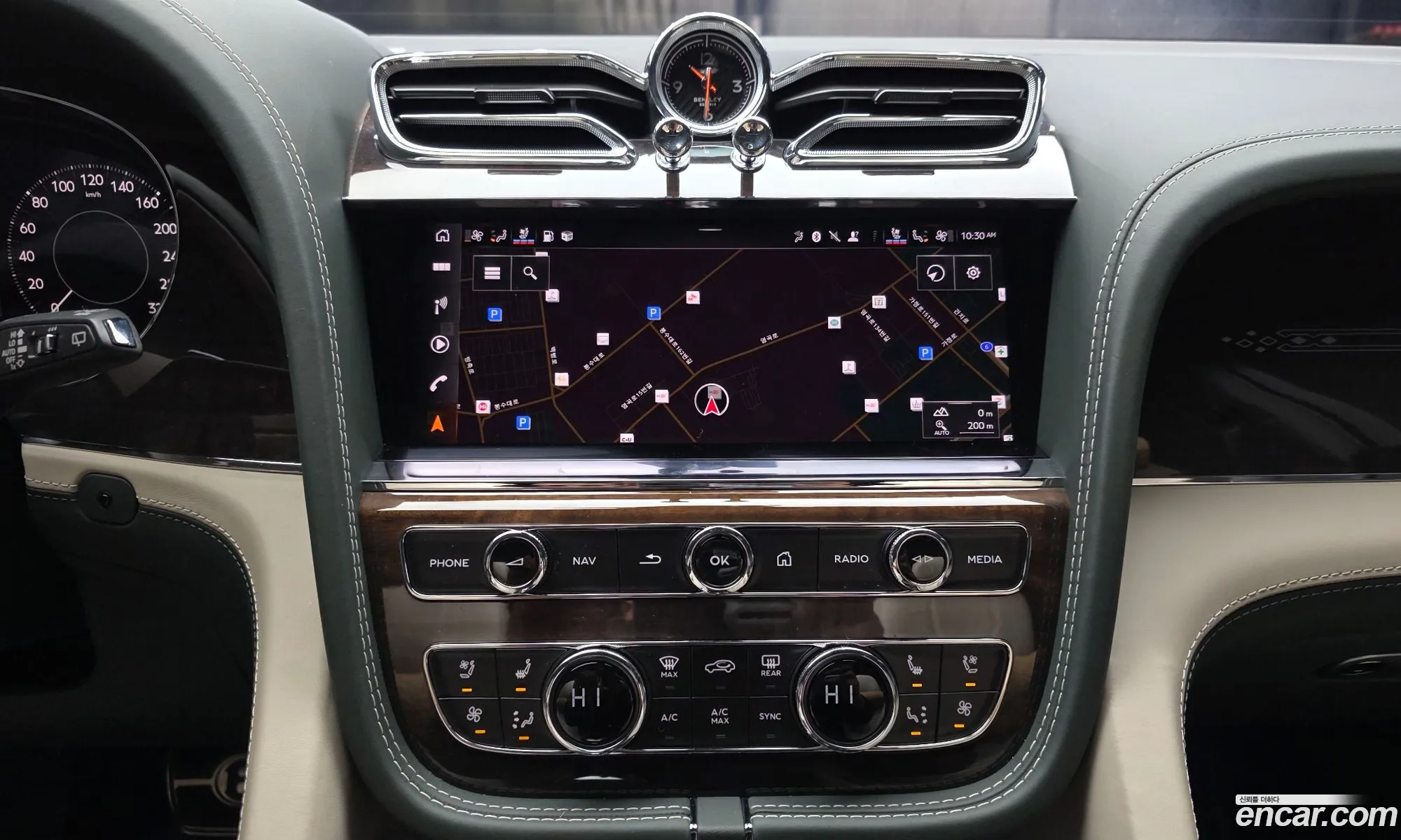 Bentley Bentayga 2024 SJAHT14V1RC027100 — 8