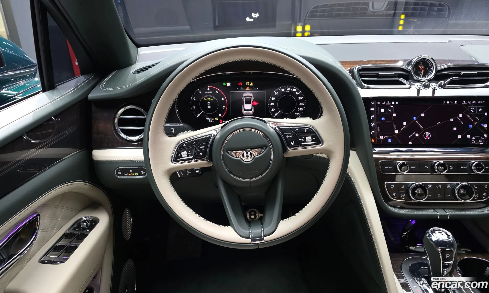 Bentley Bentayga 2024 SJAHT14V1RC027100 — 16