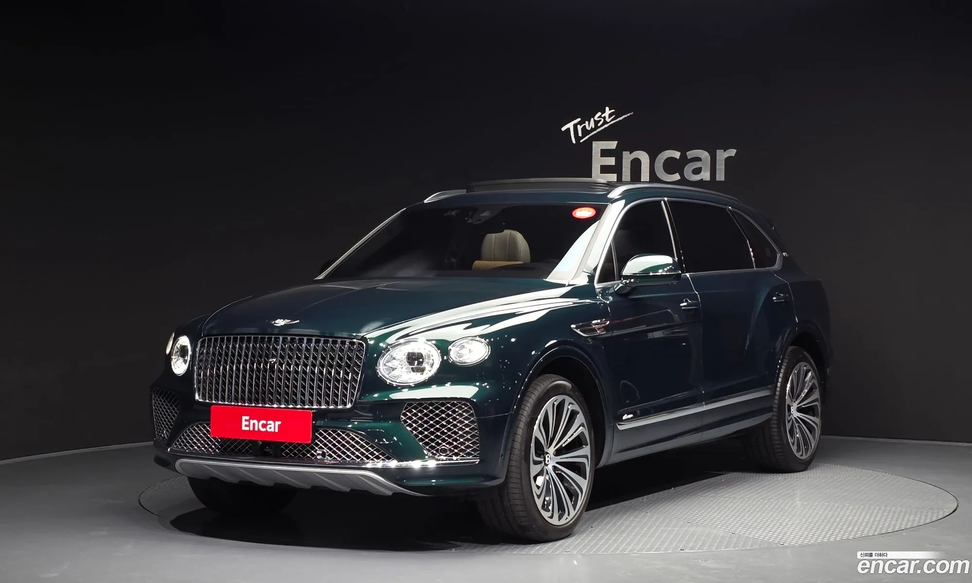 Bentley Bentayga 2024 SJAHT14V1RC027100 — 4