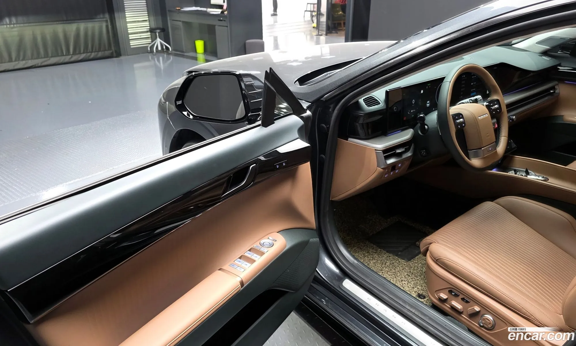 Hyundai Grandeur Hybrid 2023 — 18