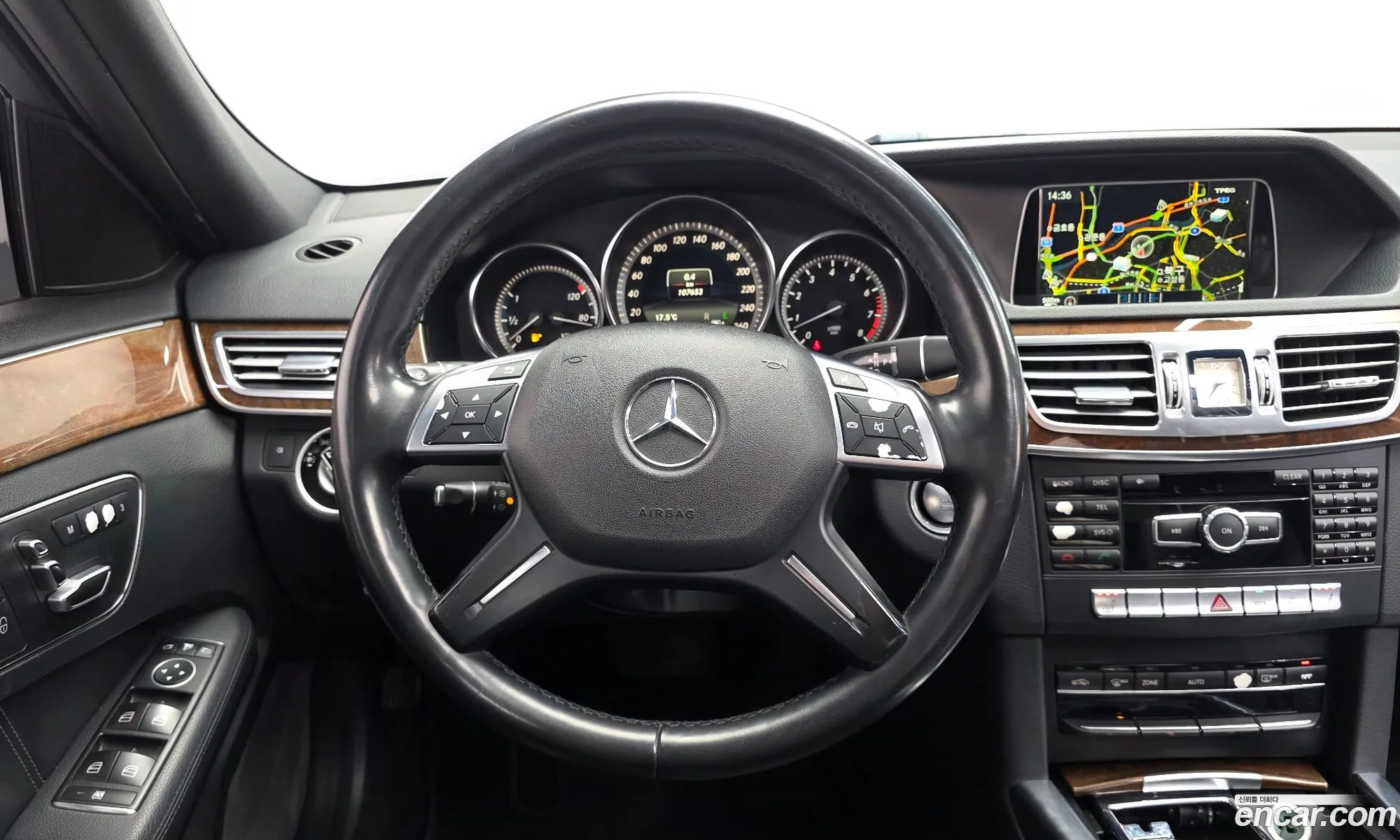 Mercedes-Benz E-Class W212 2014 WDDHF5FB7EB030248 — 11