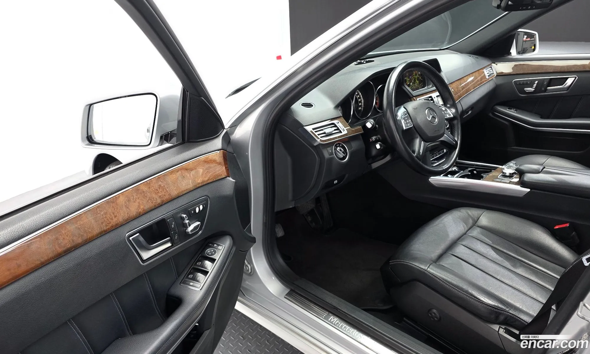 Mercedes-Benz E-Class W212 2014 WDDHF5FB7EB030248 — 7