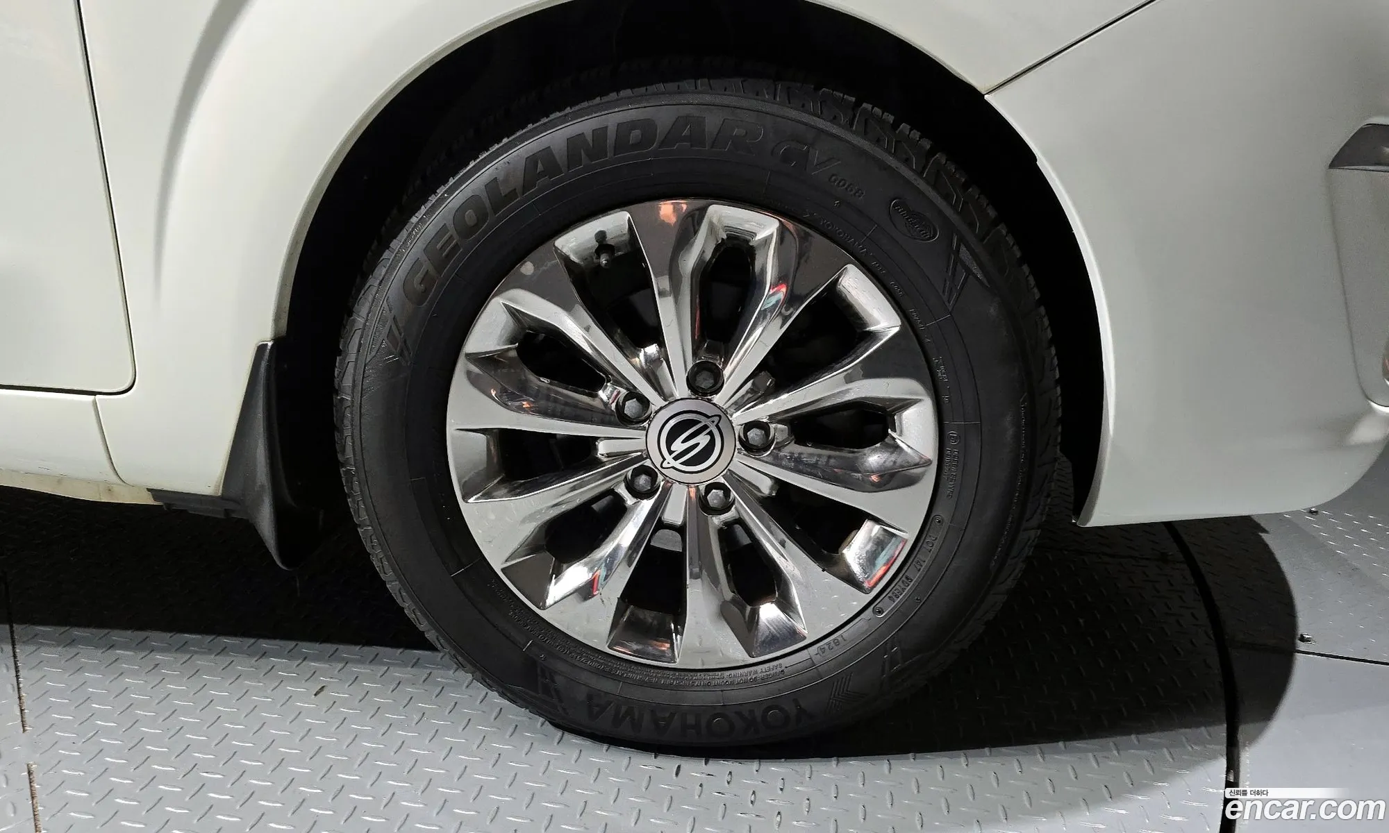 KG Mobility (SsangYong) Korando Turismo 2016 — 14
