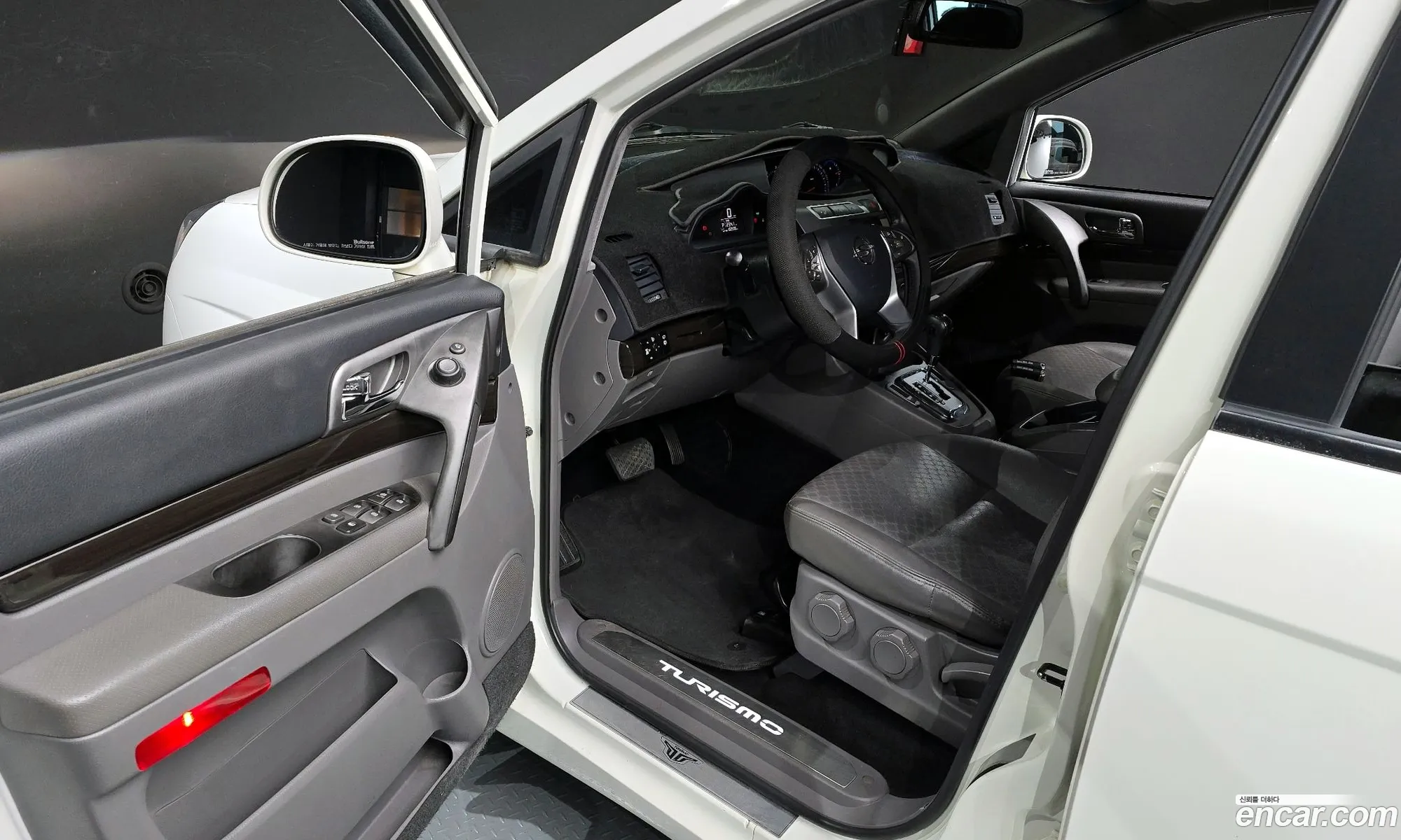 KG Mobility (SsangYong) Korando Turismo 2016 — 10