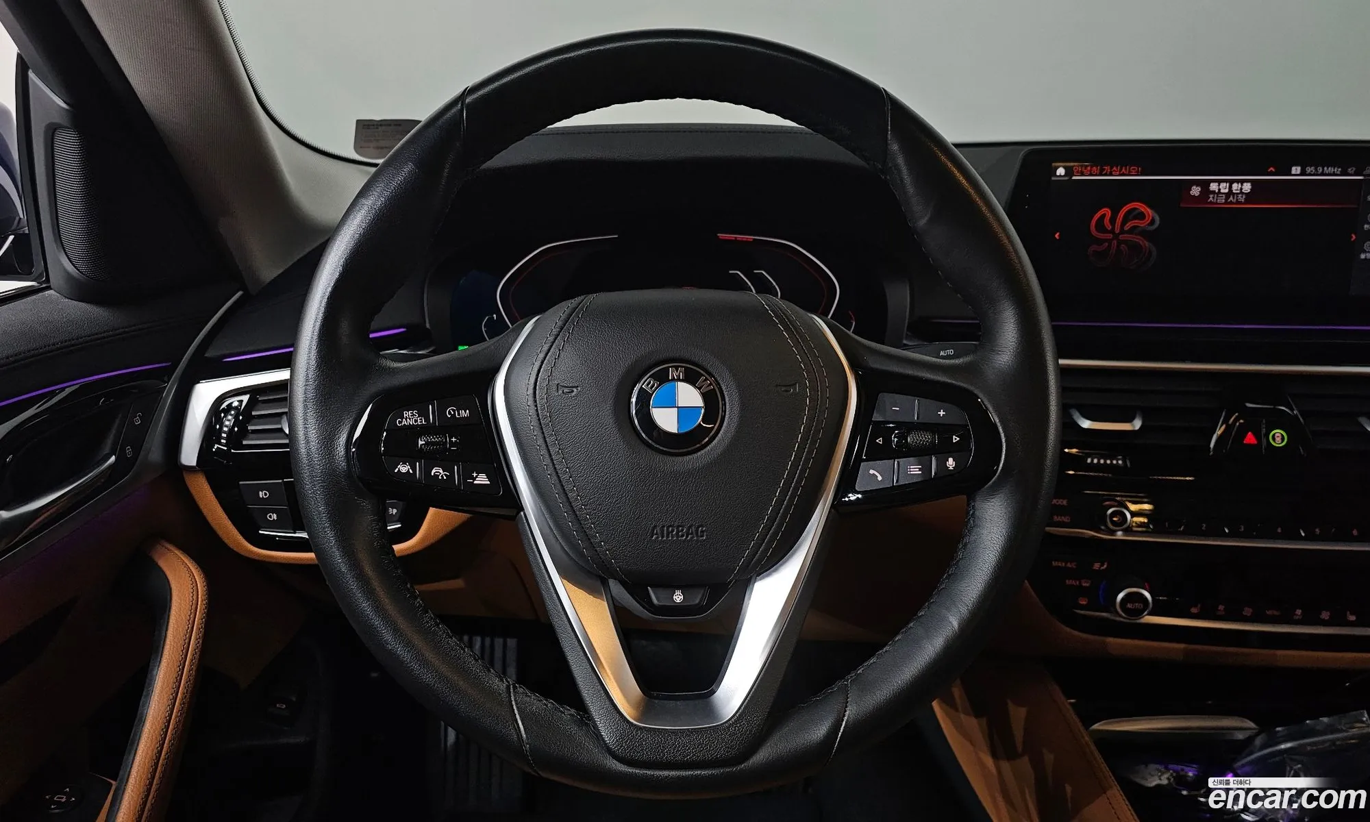 BMW 5 Series 2019 WBAJK9108LCD09381 — 11