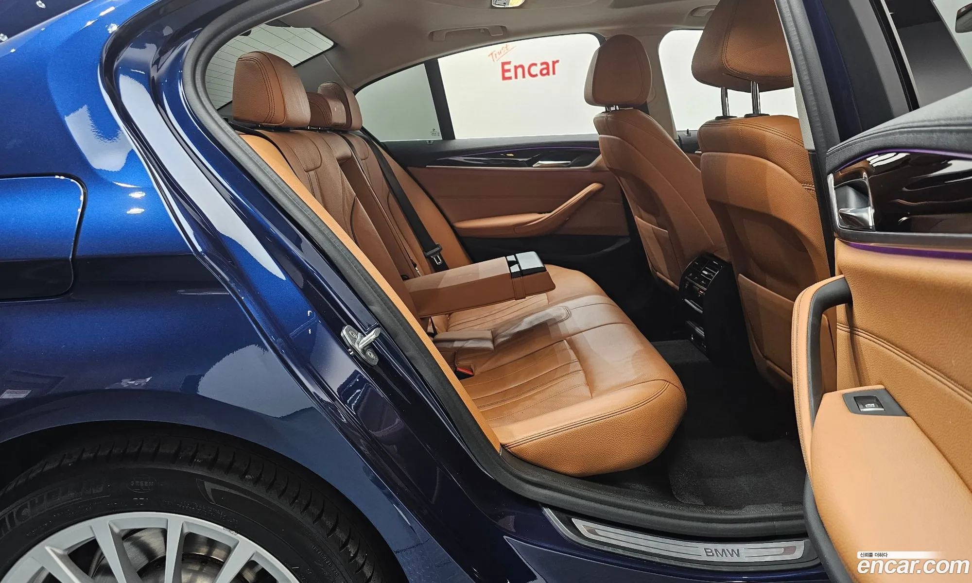 BMW 5 Series 2019 WBAJK9108LCD09381 — 7