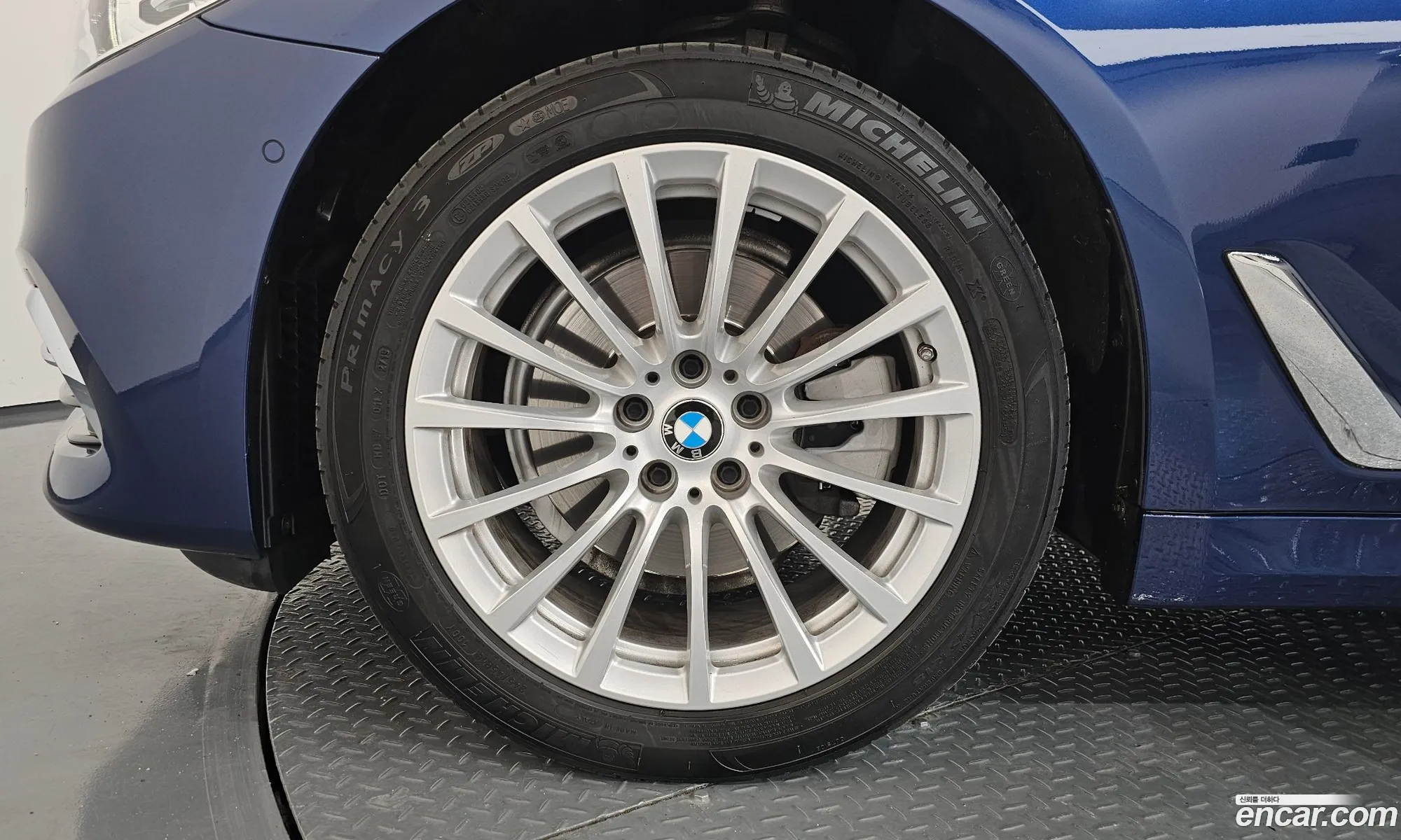 BMW 5 Series 2019 WBAJK9108LCD09381 — 19