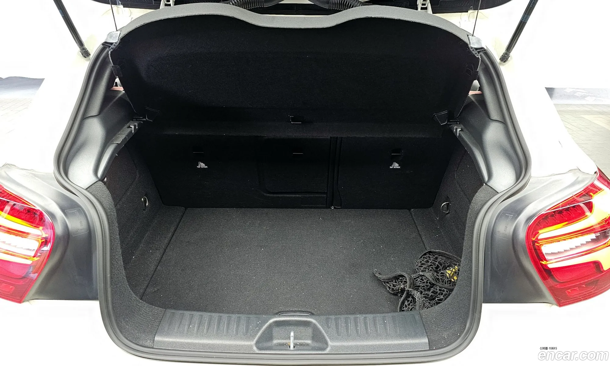Mercedes-Benz A-Class W176 2018 — 12