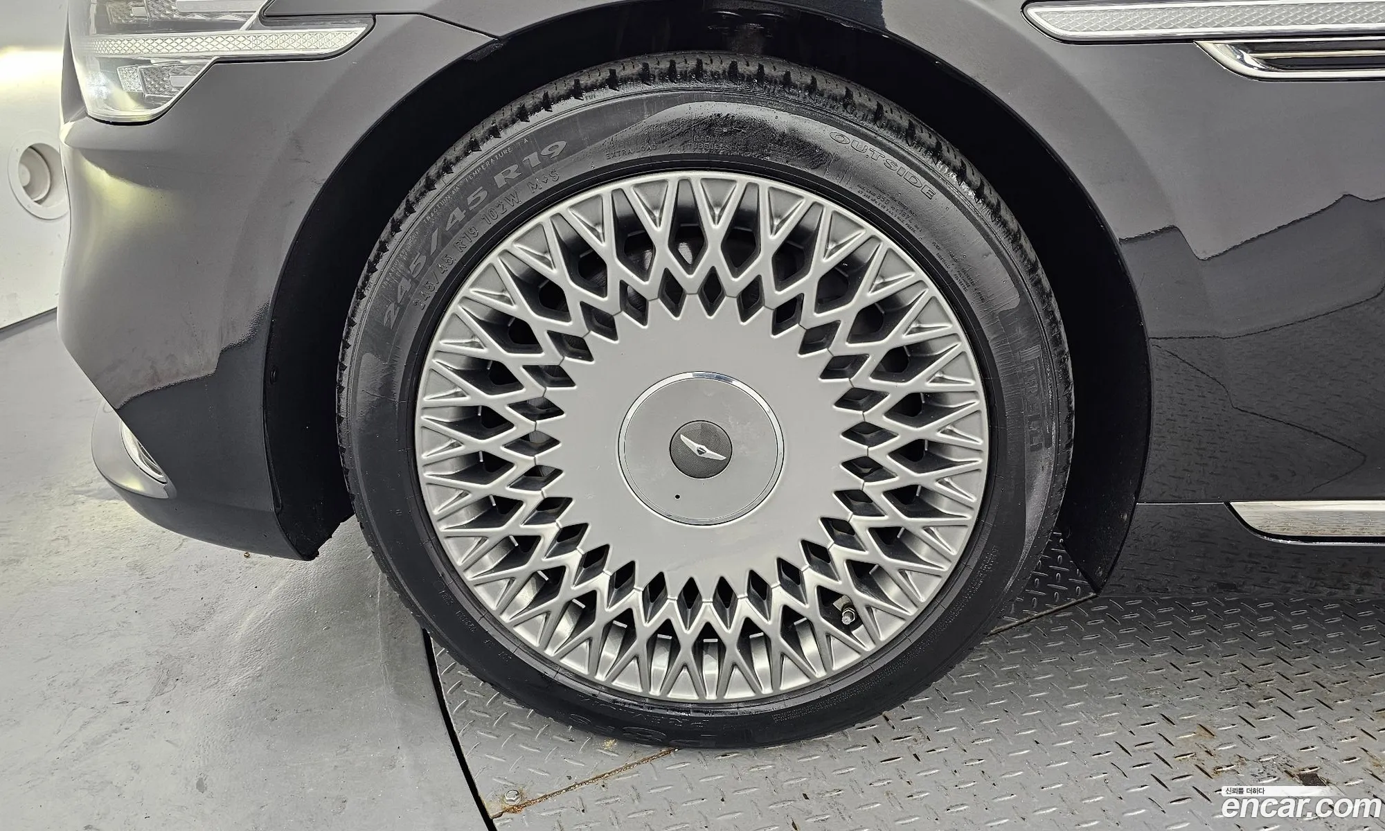 Genesis G90 2019 — 18