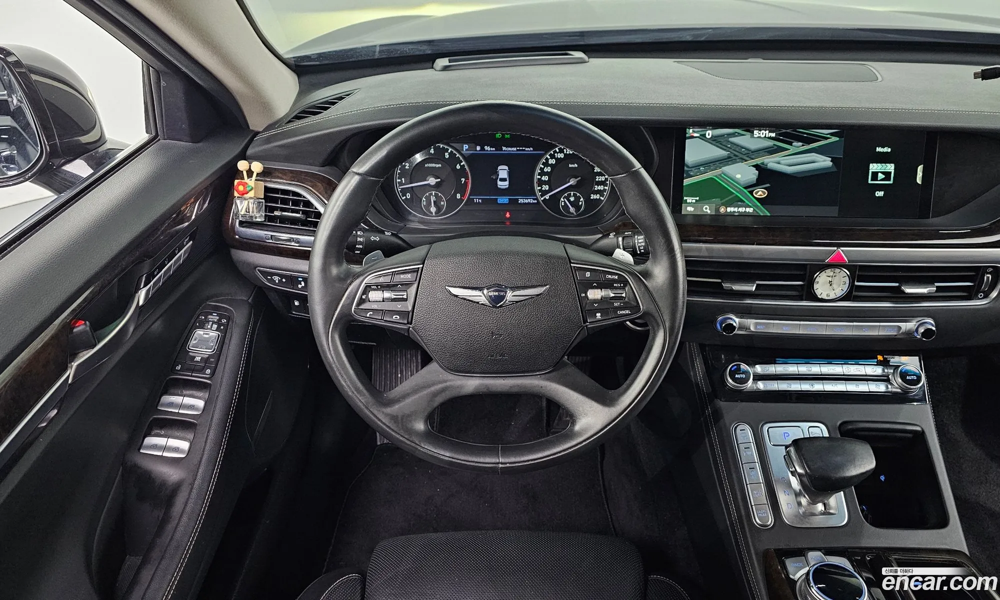 Genesis G90 2019 — 16