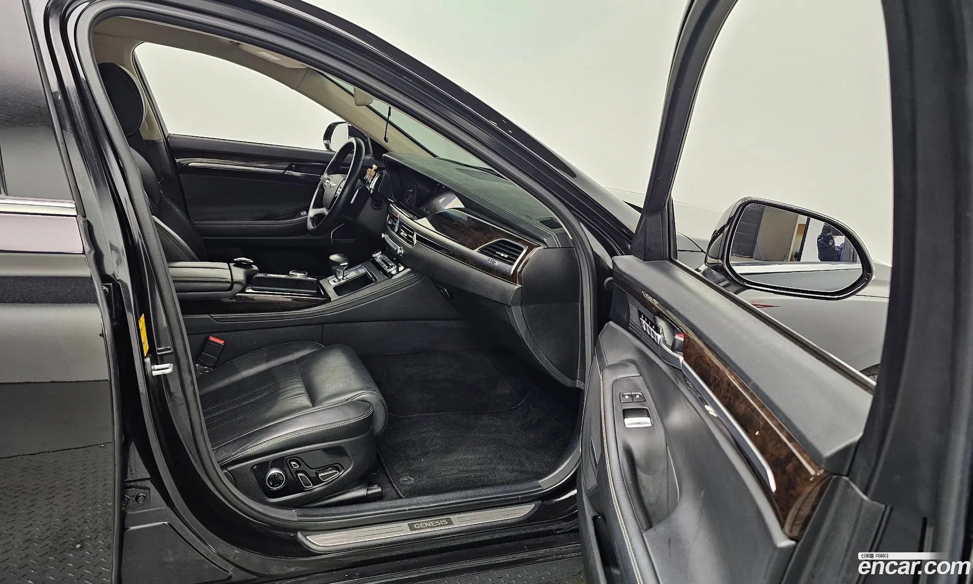 Genesis G90 2019 — 2