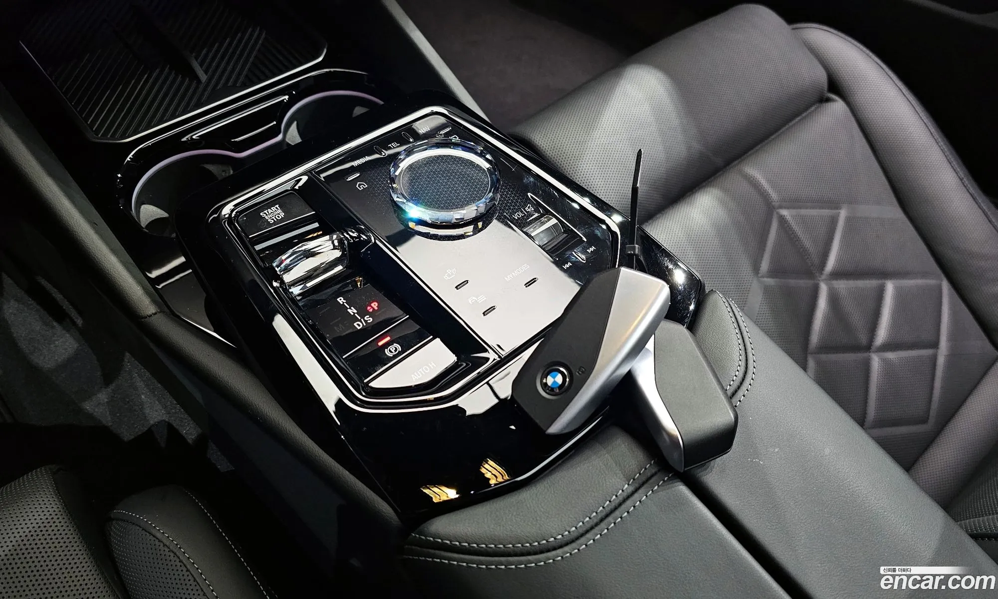 BMW 5 Series 2025 WBA51FJ04SCT67180 — 12