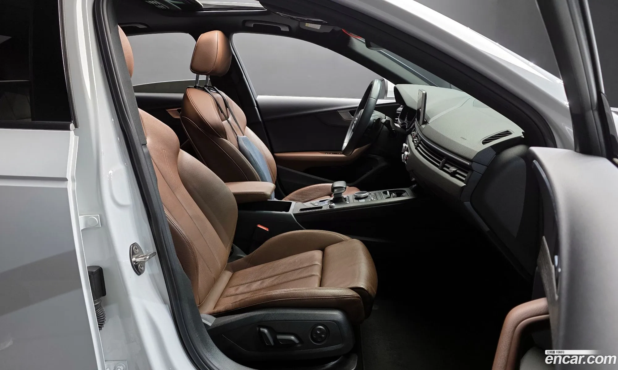 Audi A4 2019 WAUZZZF42KA122655 — 18