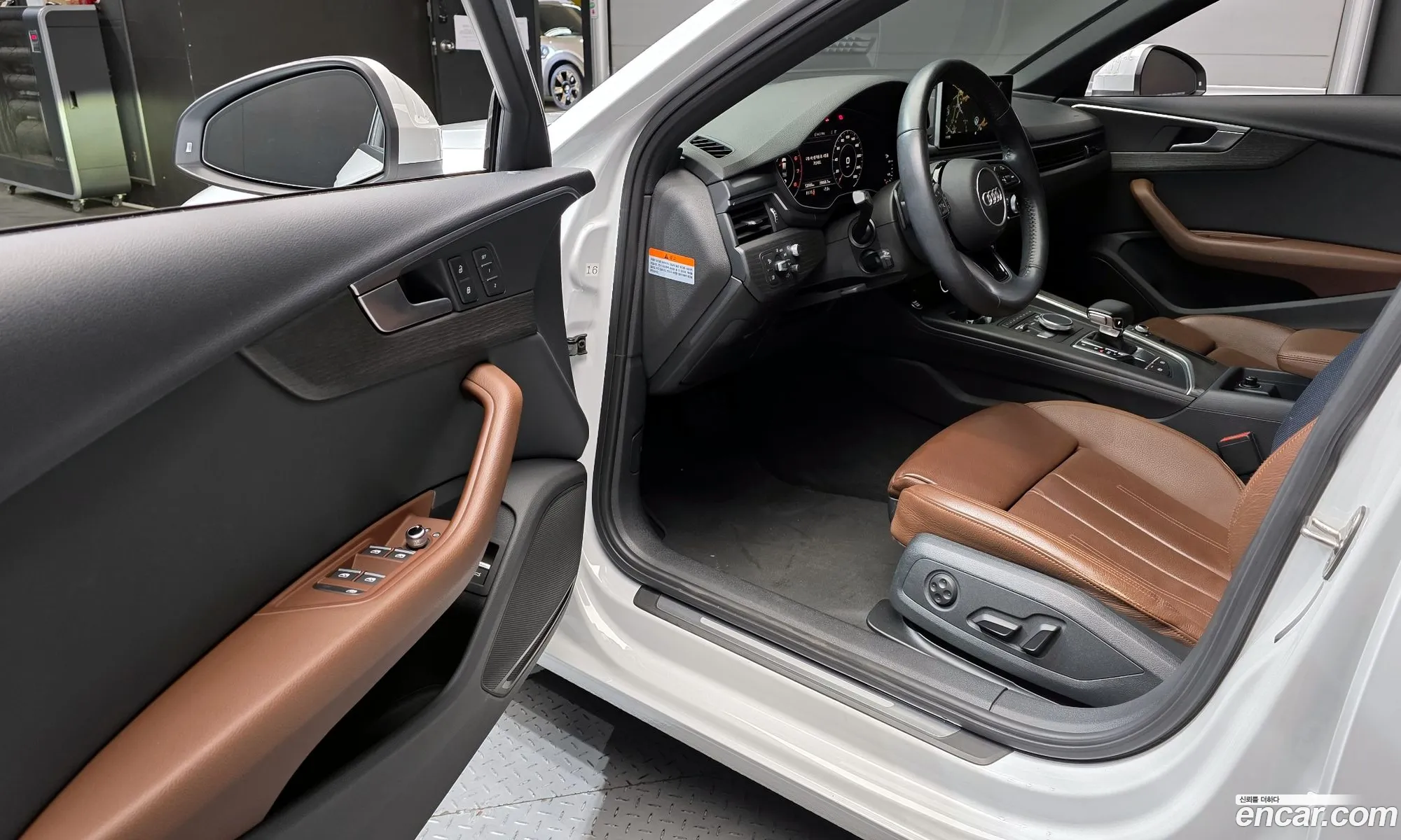 Audi A4 2019 WAUZZZF42KA122655 — 12