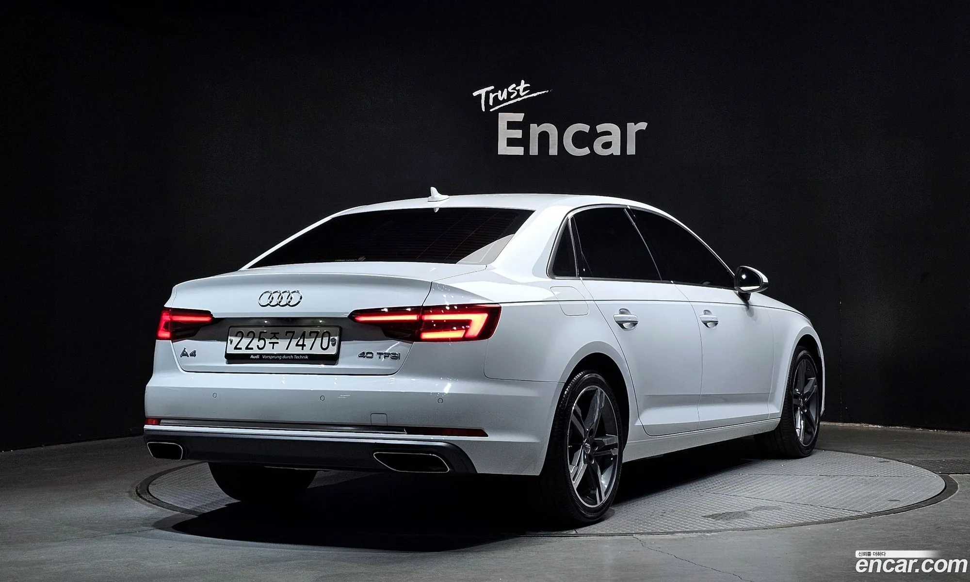 Audi A4 2019 WAUZZZF42KA122655 — 19