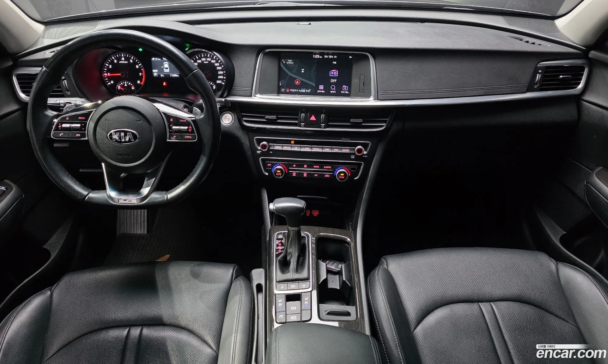 Kia K5 2018 KNAGX417GKA262893 — 4