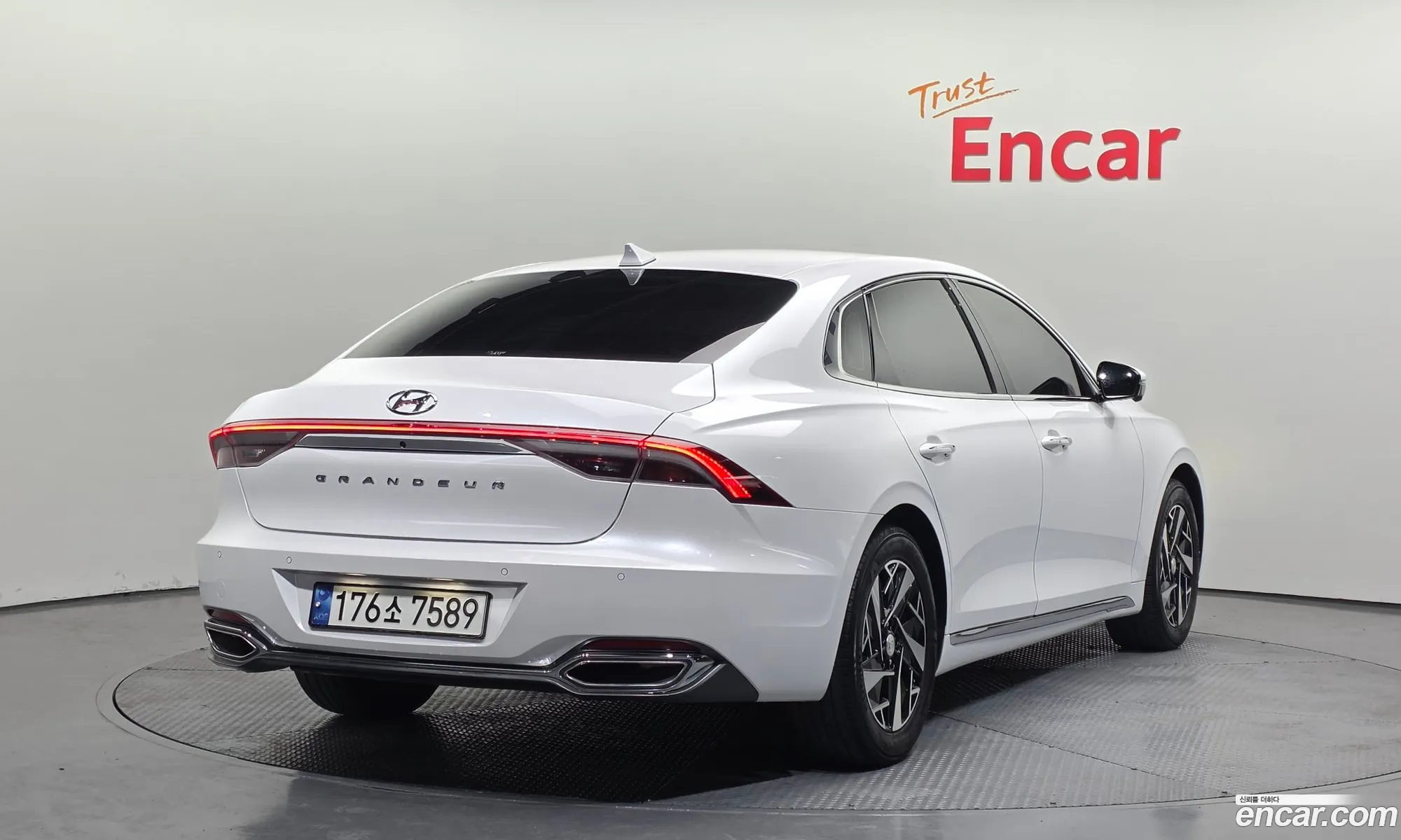 Hyundai Grandeur IG Hybrid 2021 — 17