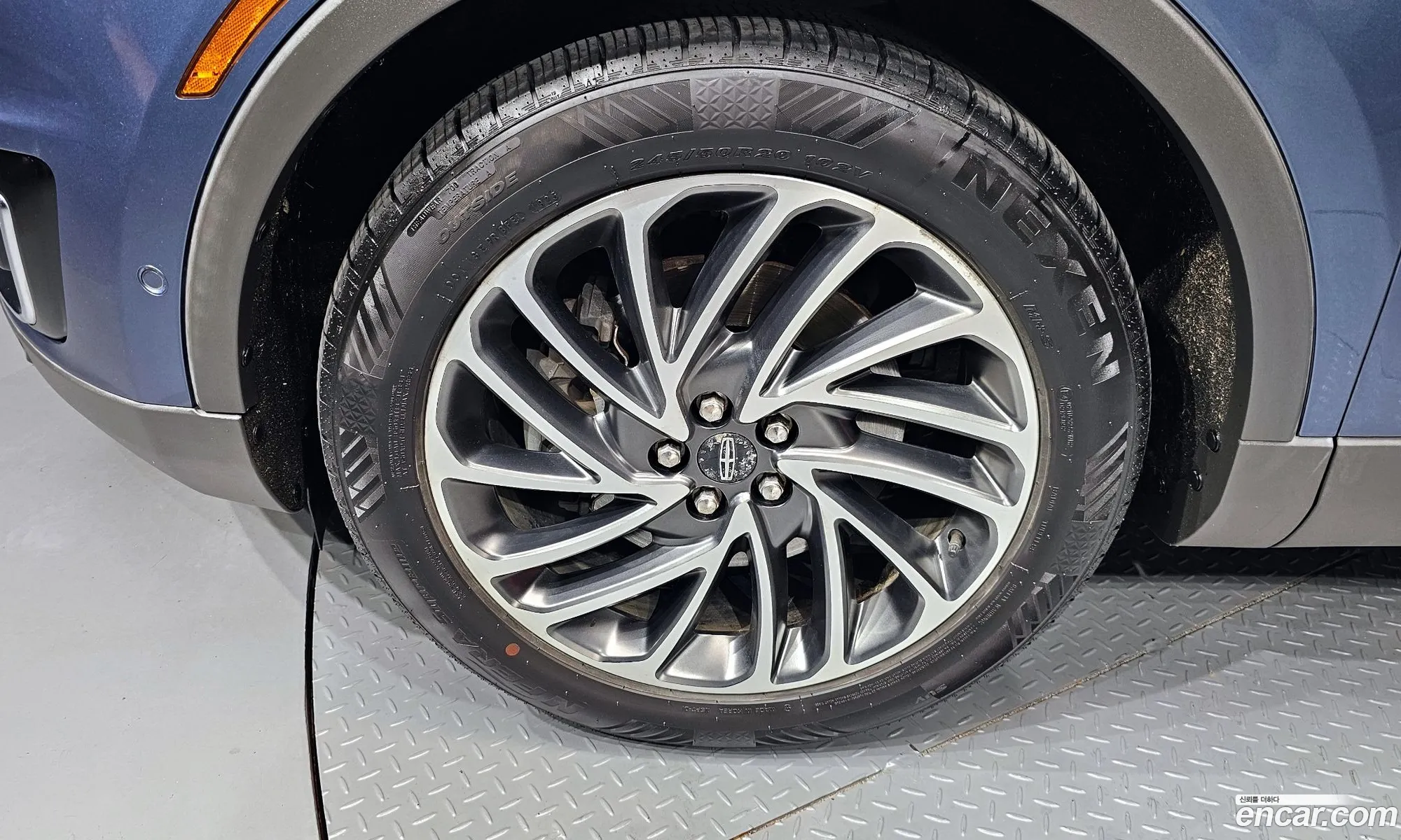 Lincoln Nautilus 2019 2LMPJ8LP2KBL60651 — 9