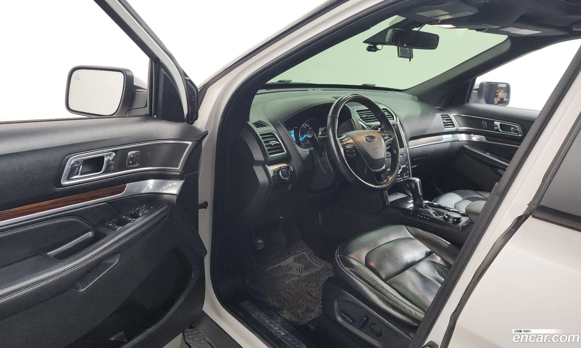 Ford Explorer 2019 1FM5K8FHXKGA56559 — 8