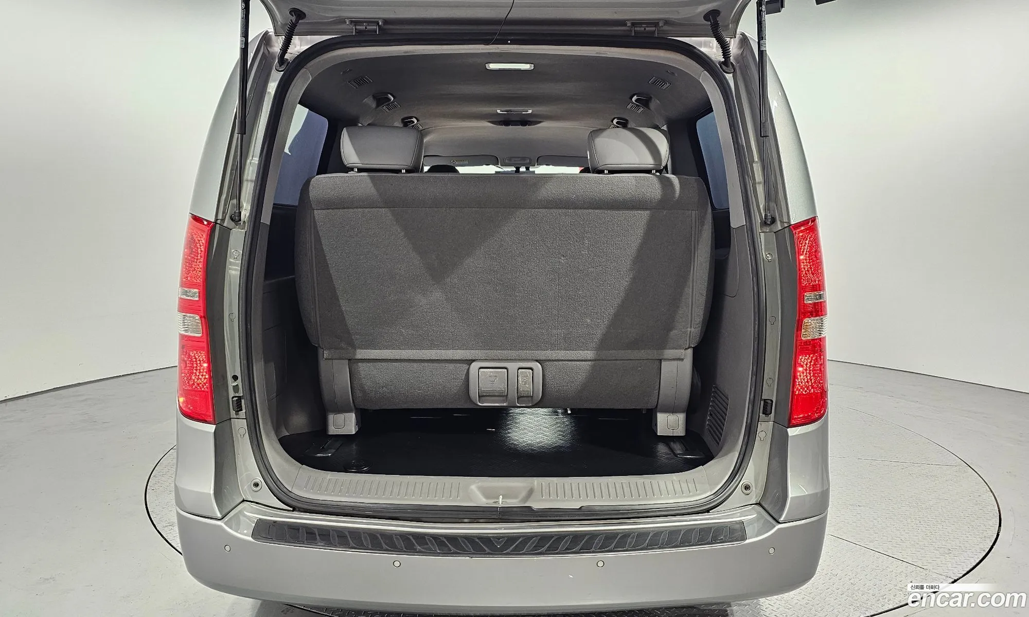 Hyundai Grand Starex 2015 — 16