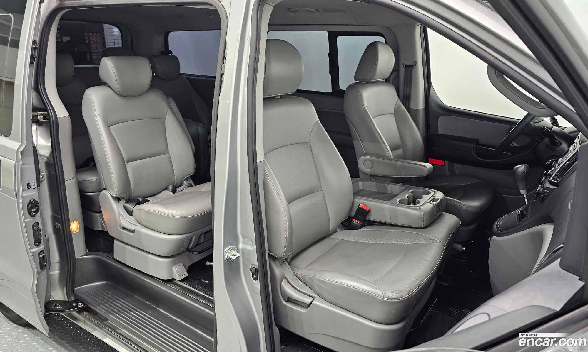 Hyundai Grand Starex 2015 — 19