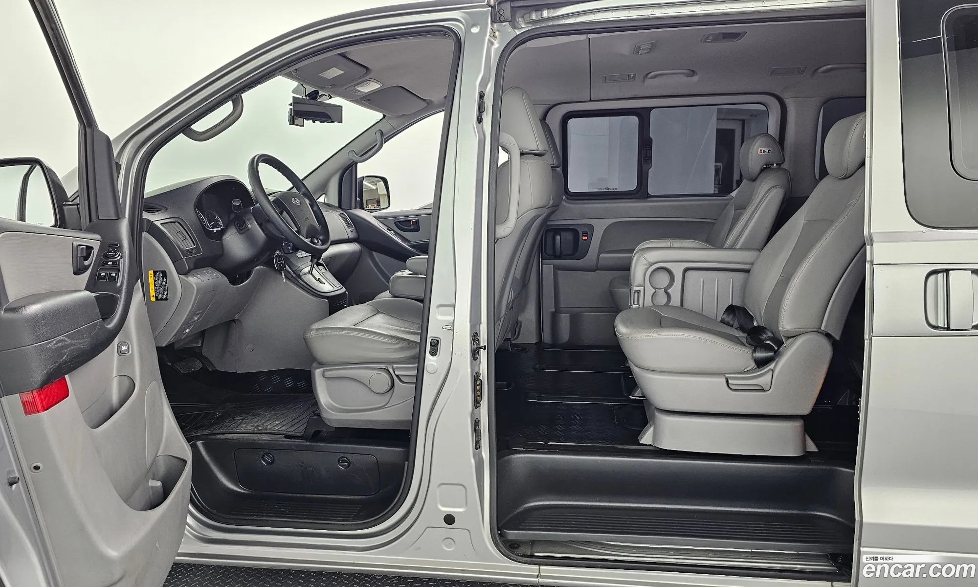 Hyundai Grand Starex 2015 — 11
