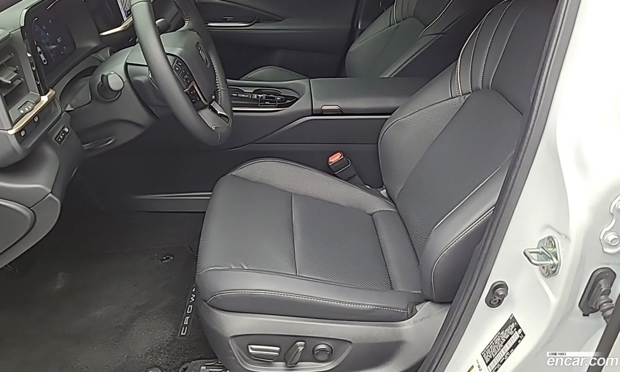 Toyota Crown Crossover 2024 — 16