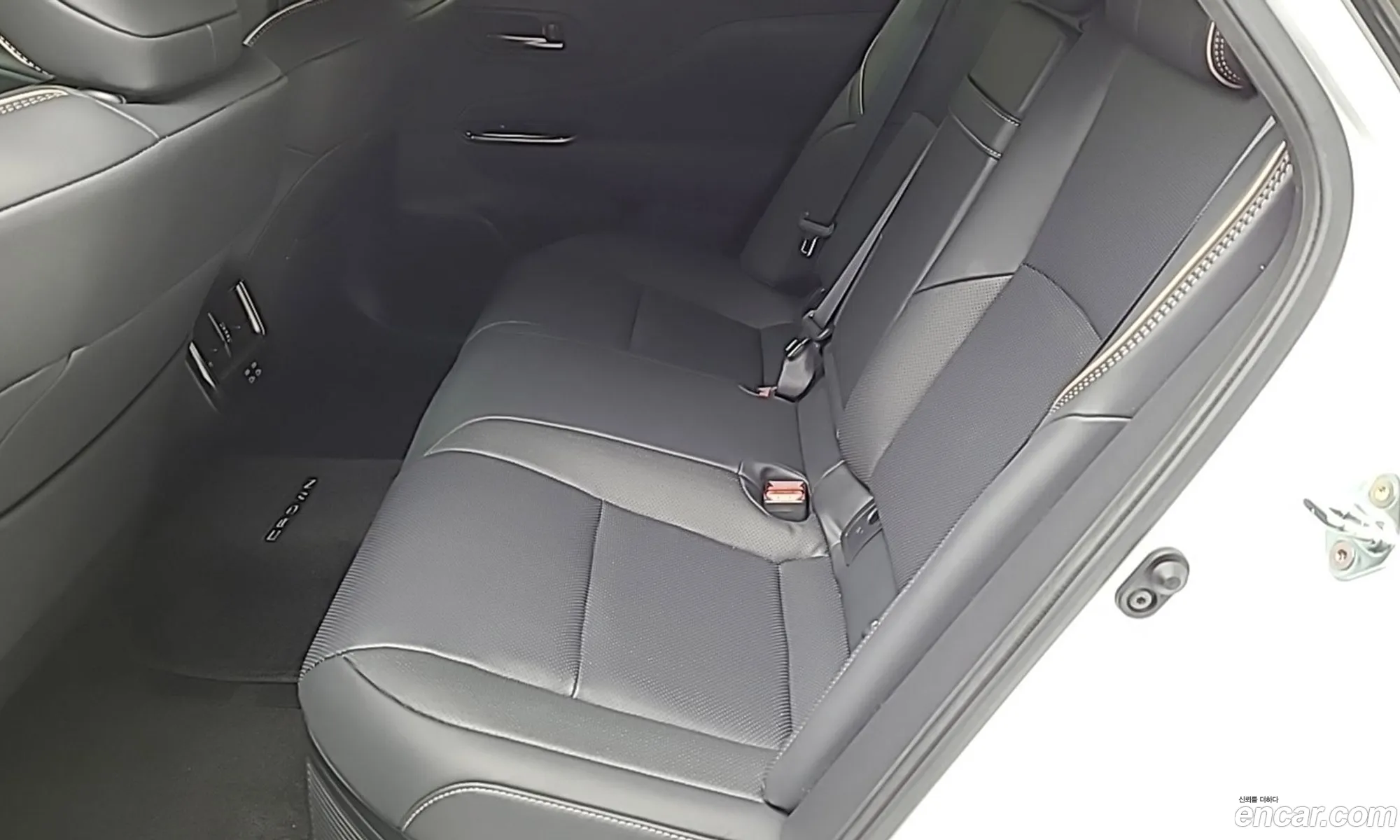 Toyota Crown Crossover 2024 — 10
