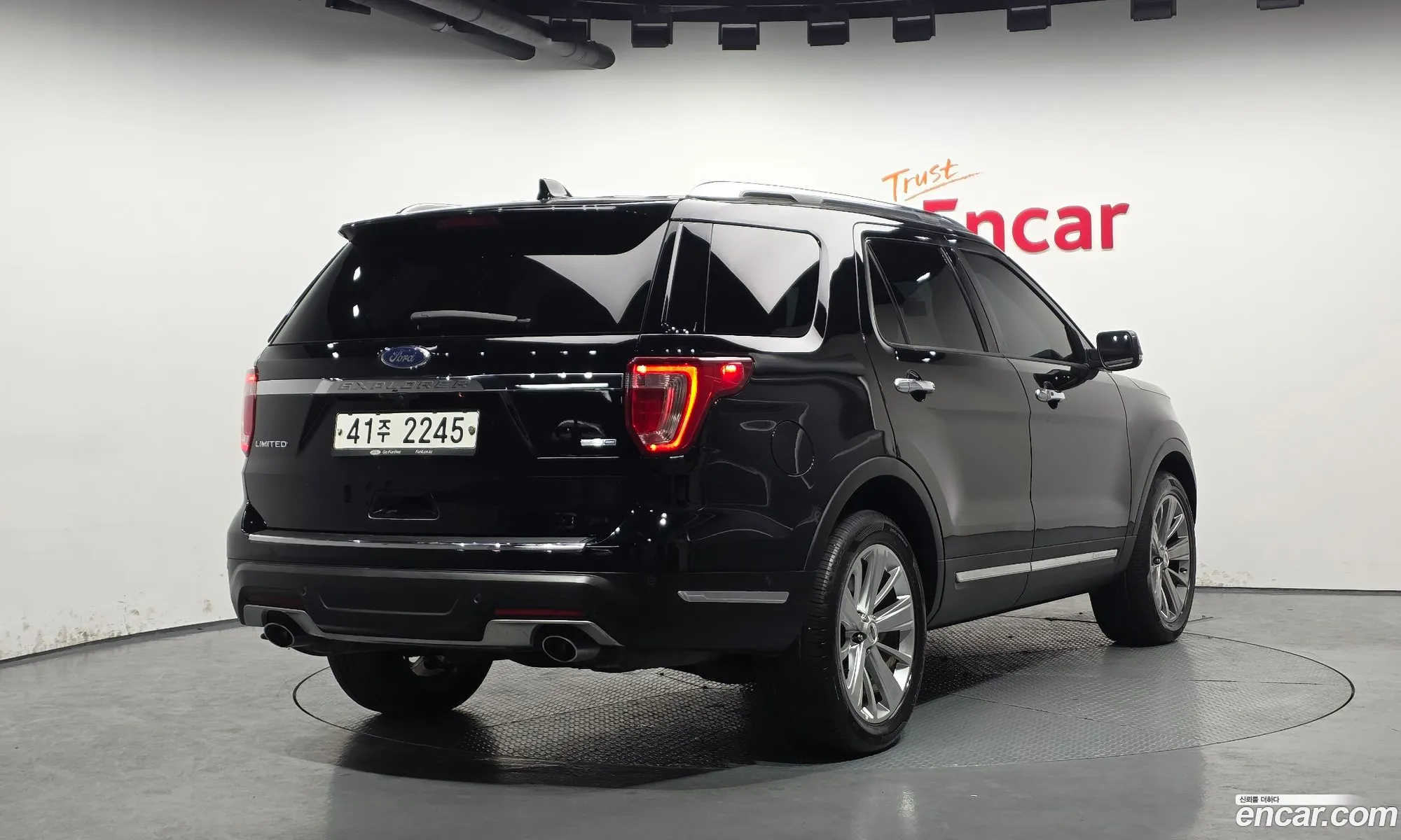 Ford Explorer 2018 1FM5K8FHXJGA48847 — 2