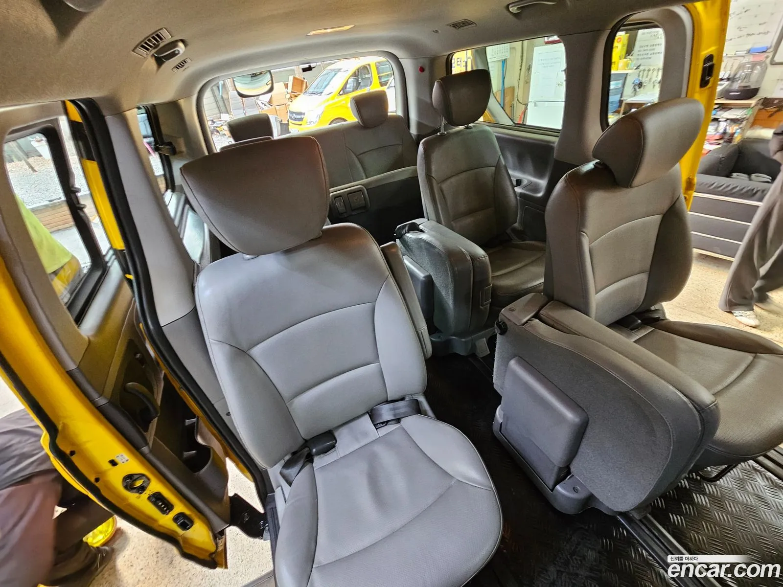 Hyundai Grand Starex 2018 — 18