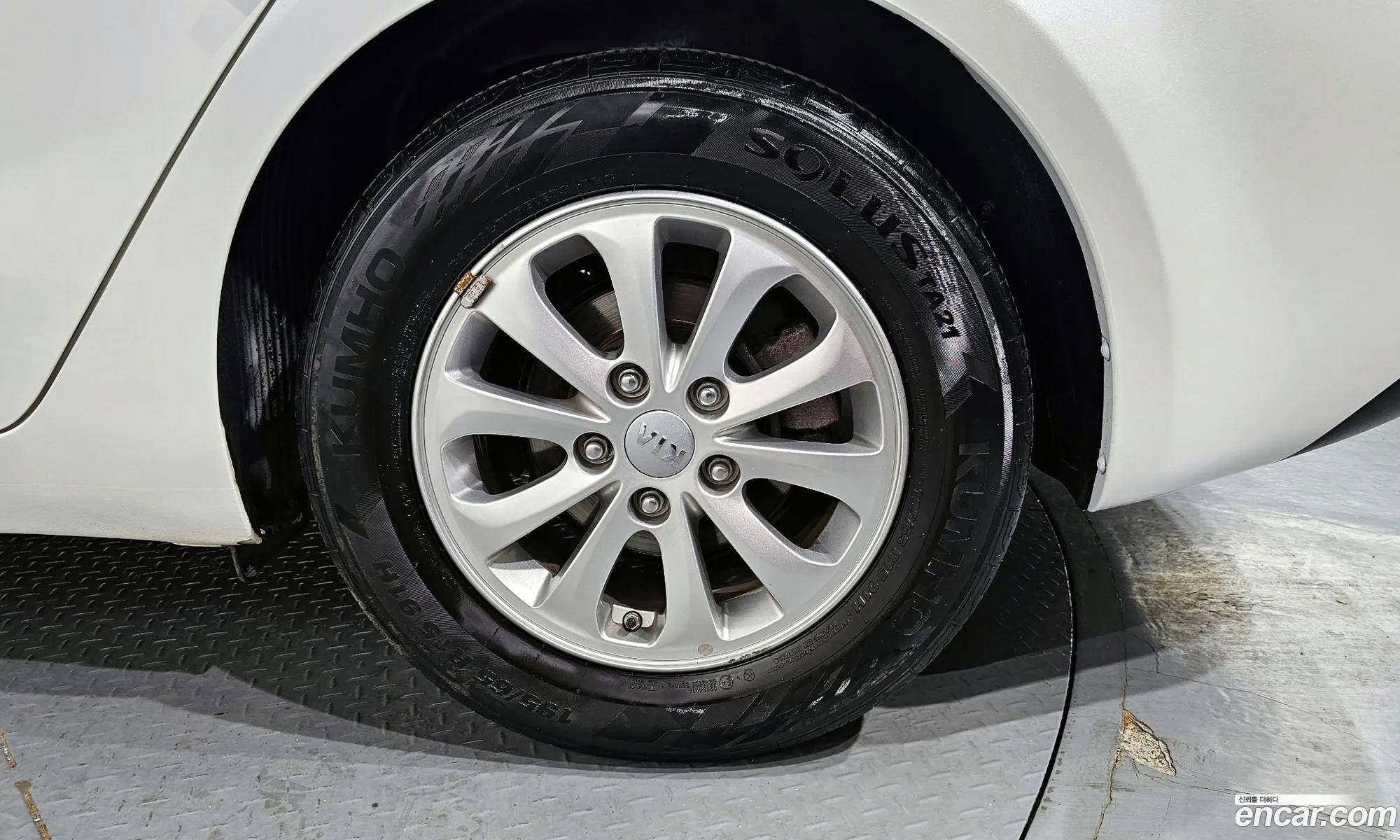 Kia K3 2015 — 18