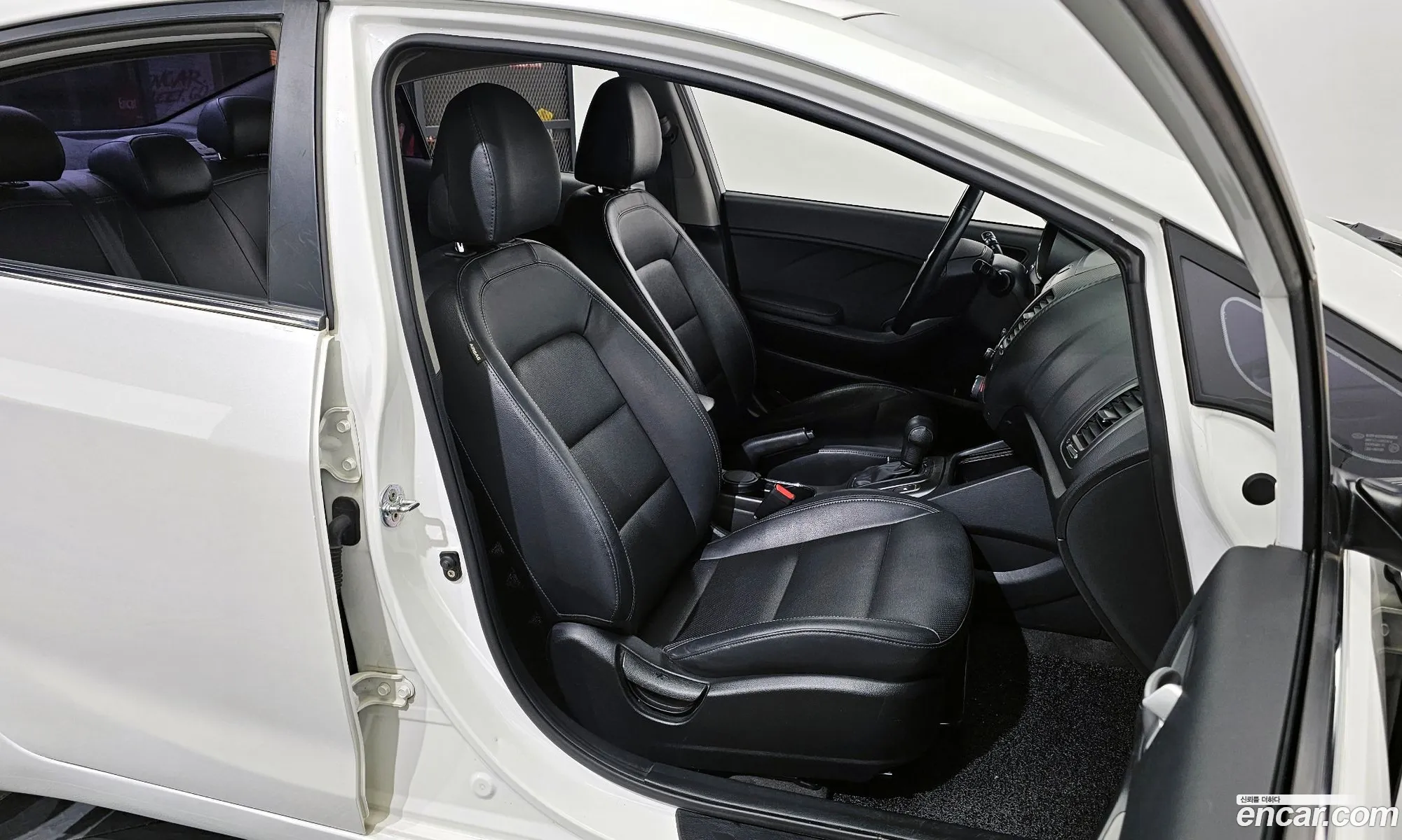 Kia K3 2015 — 3