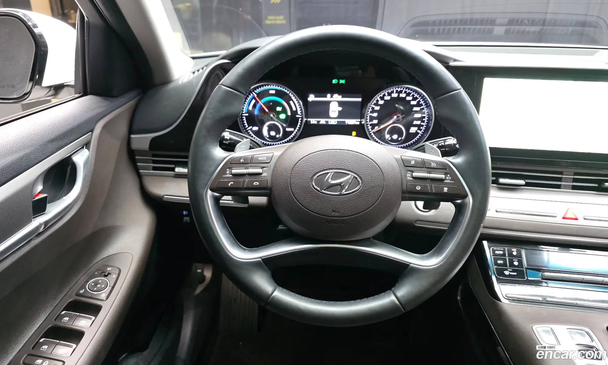 Hyundai Grandeur IG Hybrid 2020 — 4