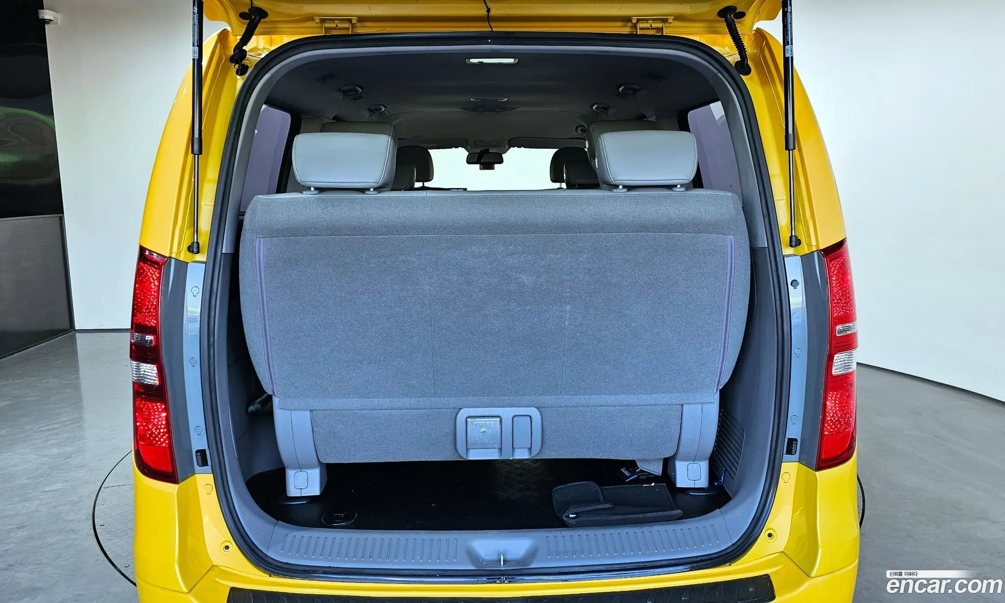Hyundai Grand Starex 2015 — 13