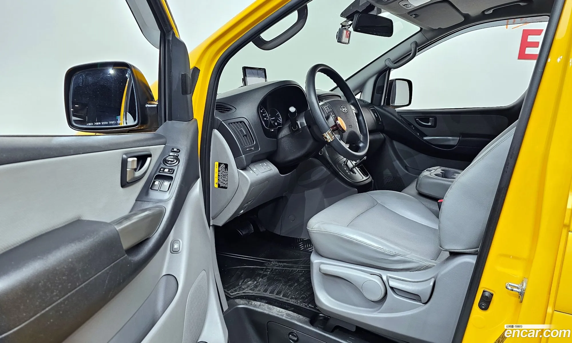 Hyundai Grand Starex 2015 — 18
